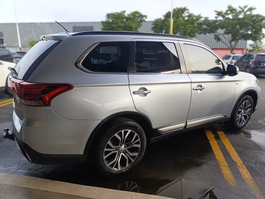 Mitsubishi Outlander, foto 3