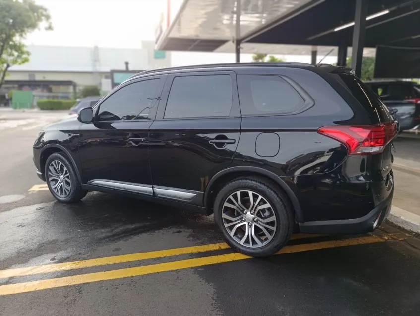 Mitsubishi Outlander, foto 3